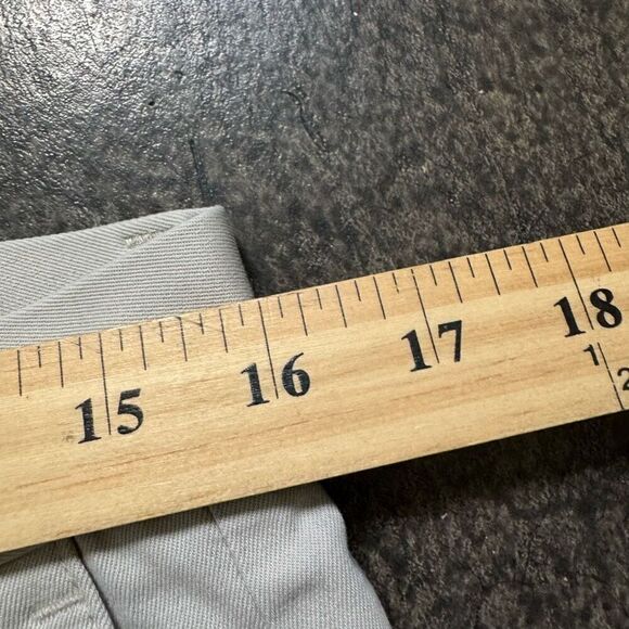 Dockers Slim Fit Man’s Pants Flat Front Khaki Size 32x28.5 Very Stained - Picture 13 of 14